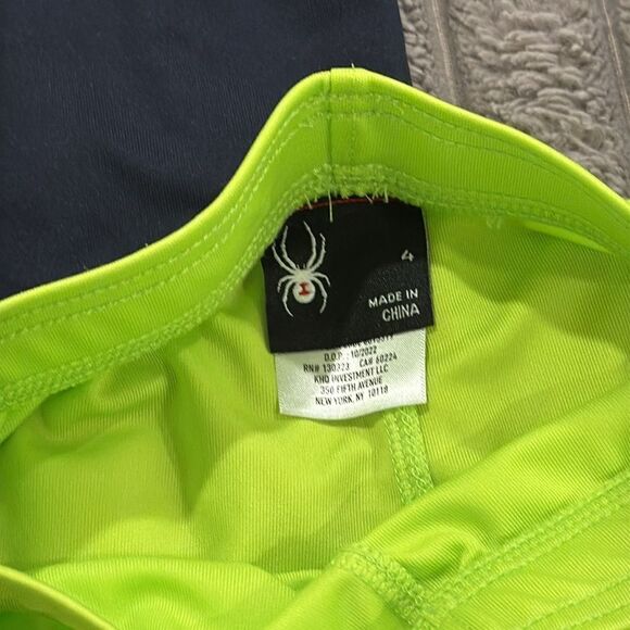 Kids Spyder Top & Bottom - Picture 13 of 14